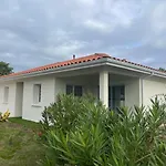 度假居 Belle Maison Malou Climatisee Calme, Piscine, Jacuzzi 3km Capbreton 拉本讷