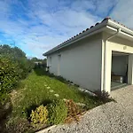 Belle Maison Malou Climatisee Calme, Piscine, Jacuzzi 3km Capbreton 拉本讷