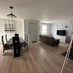 Belle Maison Malou Climatisee Calme, Piscine, Jacuzzi 3km Capbreton 度假居 拉本讷
