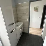 Belle Maison Malou Climatisee Calme, Piscine, Jacuzzi 3km Capbreton 度假居 *