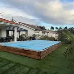 Belle Maison Malou Climatisee Calme, Piscine, Jacuzzi 3km Capbreton 度假居