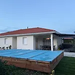 Belle Maison Malou Climatisee Calme, Piscine, Jacuzzi 3km Capbreton 度假居