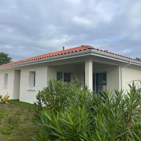 Holiday home Belle Maison Malou Climatisee Calme, Piscine, Jacuzzi 3km Capbreton Labenne