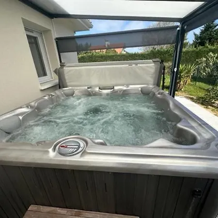 Belle Maison Malou Climatisee Calme, Piscine, Jacuzzi 3km Capbreton Holiday home
