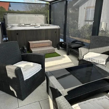 Holiday home Belle Maison Malou Climatisee Calme, Piscine, Jacuzzi 3km Capbreton
