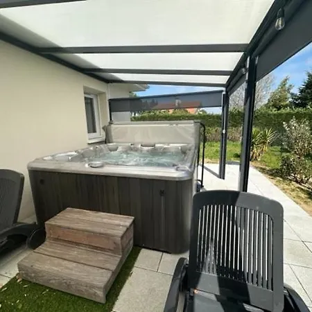 Maison Malou 3 Chambres, Moins Dd'un Kilometre De Toutes Commodités, Pistes Cyclables Devant L'entrée,a 10km De Bayonne, 6km Capbreton Et 3,8km De La De Hébergement de vacances *