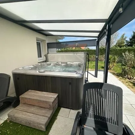Belle Maison Malou Climatisee Calme, Piscine, Jacuzzi 3km Capbreton Holiday home *