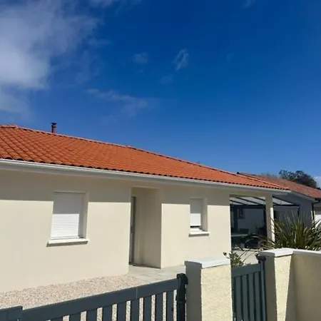 Holiday home Belle Maison Malou Climatisee Calme, Piscine, Jacuzzi 3km Capbreton Labenne