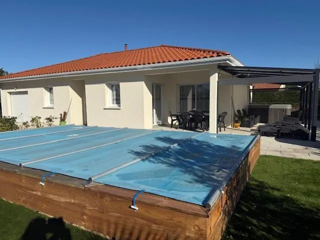 Feriehus Belle Maison Malou Climatisee Calme, Piscine, Jacuzzi 3km Capbreton